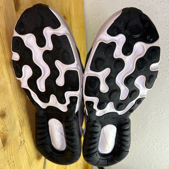 Nike Air Max 270 React Athletic Shoes Womens 7/Youth 6Y - Picture 8 of 8